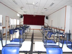 Salle des Fêtes devenue cantine afin de respecter la distanciation