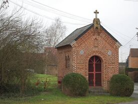 Chapelle Notre Dame de Lourdes située au carrefour des rues Pasteur et Joliot Curie