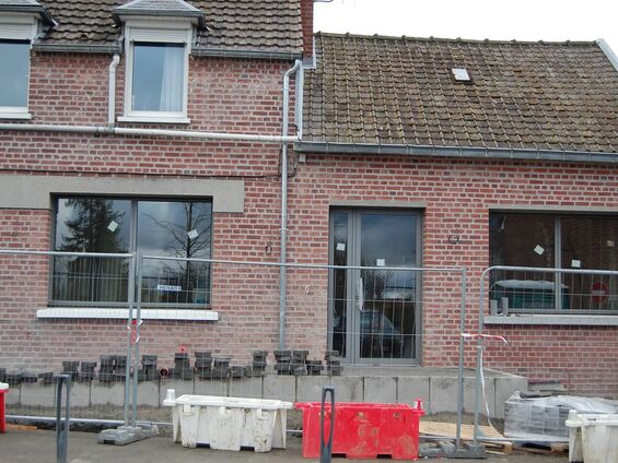 La façade avec les nouvelles fenêtres