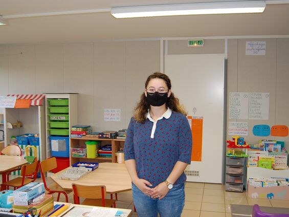 Sofia est venue compléter l'équipe Municipale faisant fonction d'Agent ATSEM dans la classe de Madame Bantegnie et au service de la cantine.