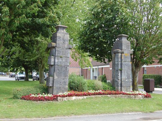 Piliers  à l'entrée de la rue de Beaugrenier
