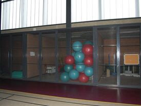 3 espaces de rangements afin de stocker le matériel de l'école, de la gymnastique, du badminton et du tennis de table